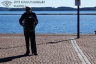 Mailmanennätyksen haltija soittamassa "kaijalla"